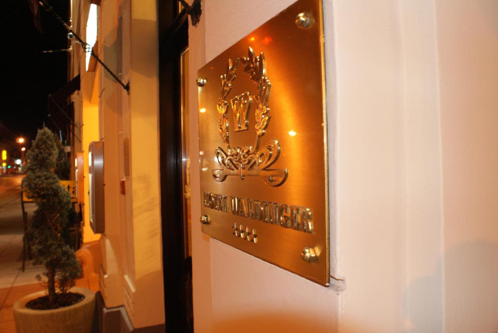 Hotel Waldinger Осиек Екстериор снимка