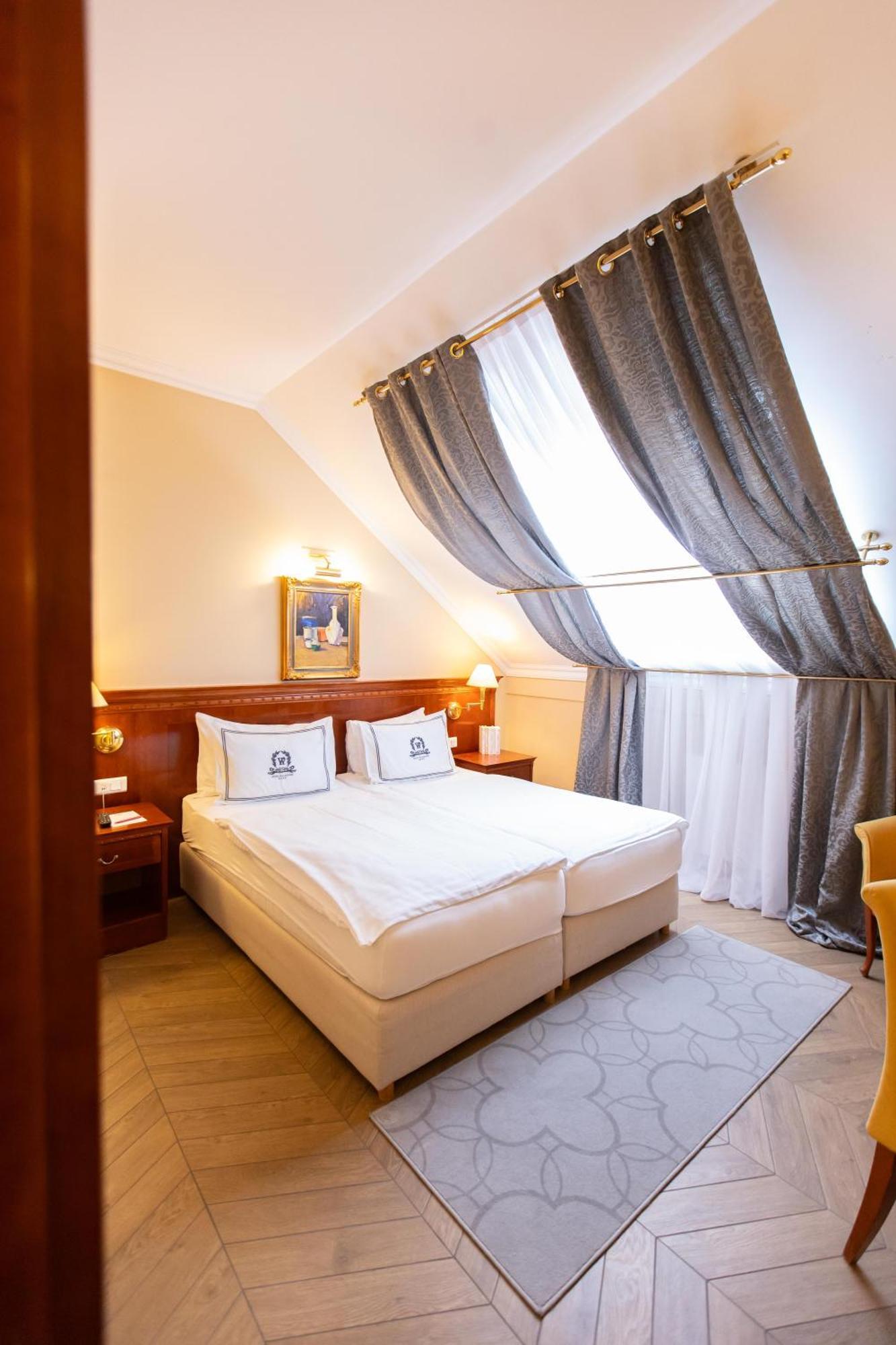 Hotel Waldinger Осиек Екстериор снимка