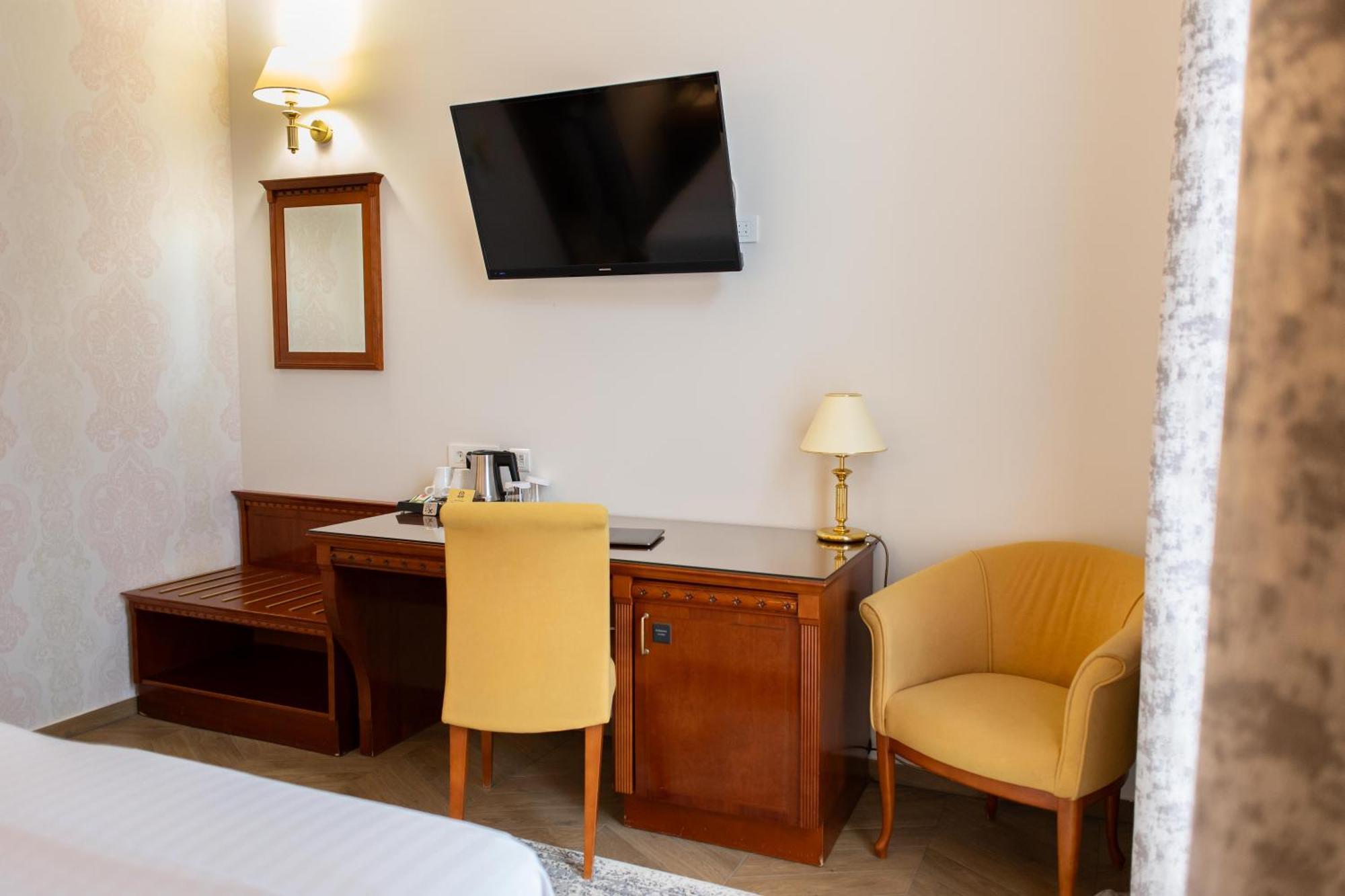 Hotel Waldinger Осиек Екстериор снимка