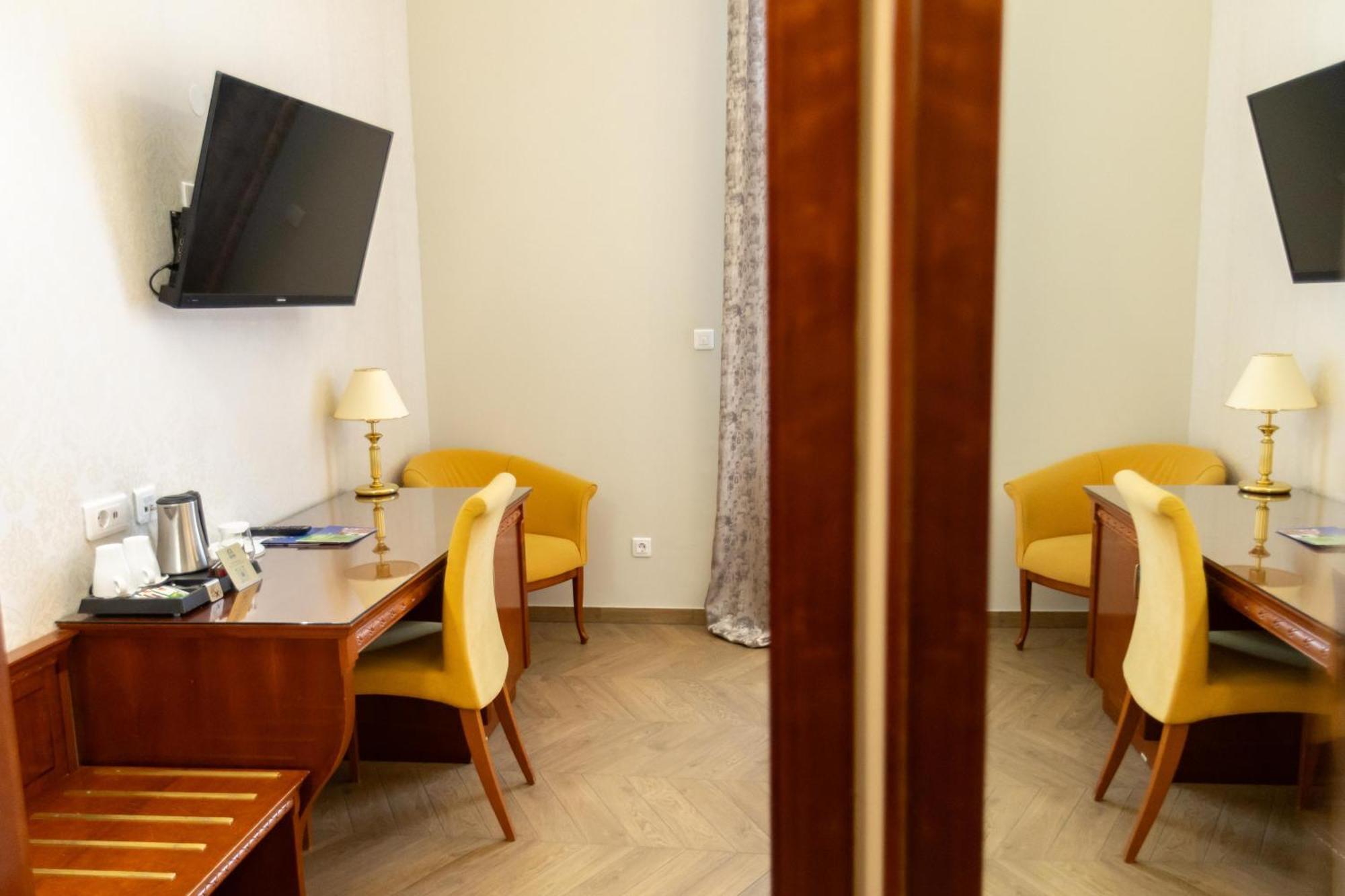 Hotel Waldinger Осиек Екстериор снимка