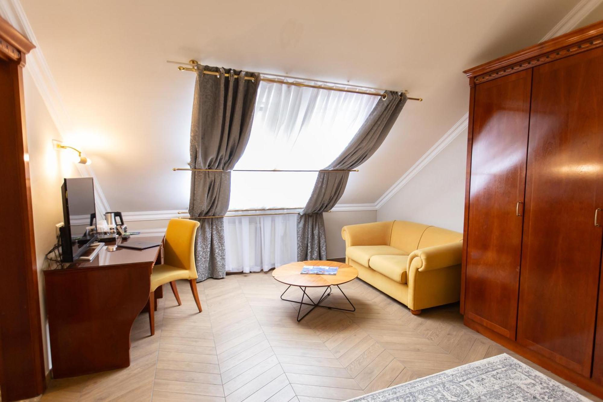 Hotel Waldinger Осиек Екстериор снимка